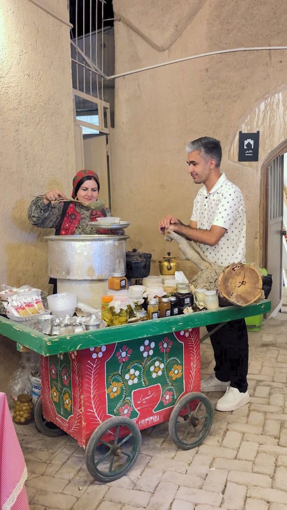 بازار-دست‌ساز-مشهد
